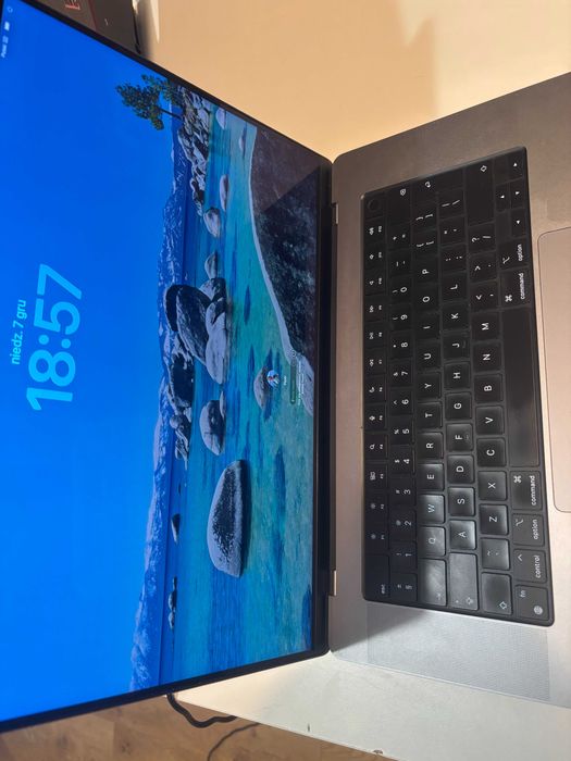 MacBook Pro 16 M1 Max 32GB 1TB 32-core GPU, stan bardzo dobry