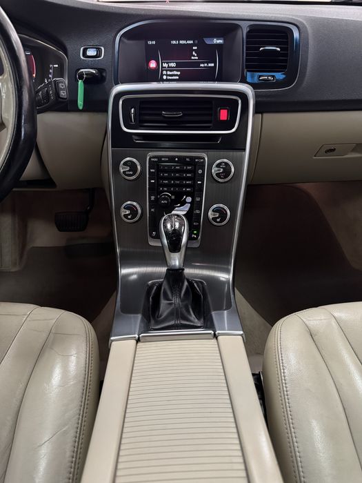 Volvo V60 Т5 2.0і 16V 8АКПП 2016 р.в. (245 к.с.)