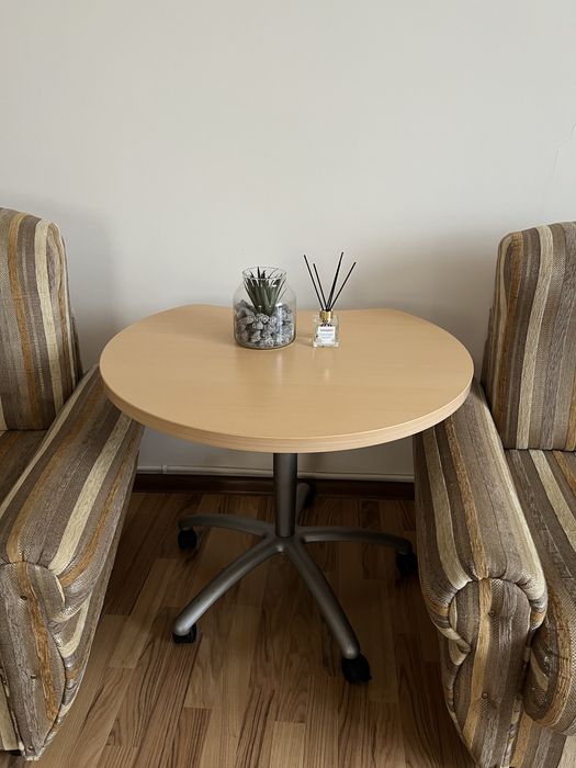 Розкладні мʼягкі крісла + пуфи + стіл