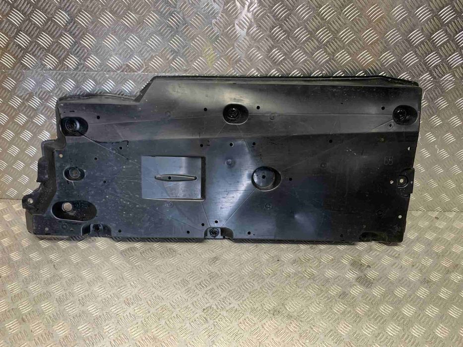 Toyota yaris iv cross osłona podwozia lewa