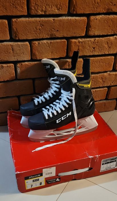 Łyżwy hokejowe CCM roz 41-42