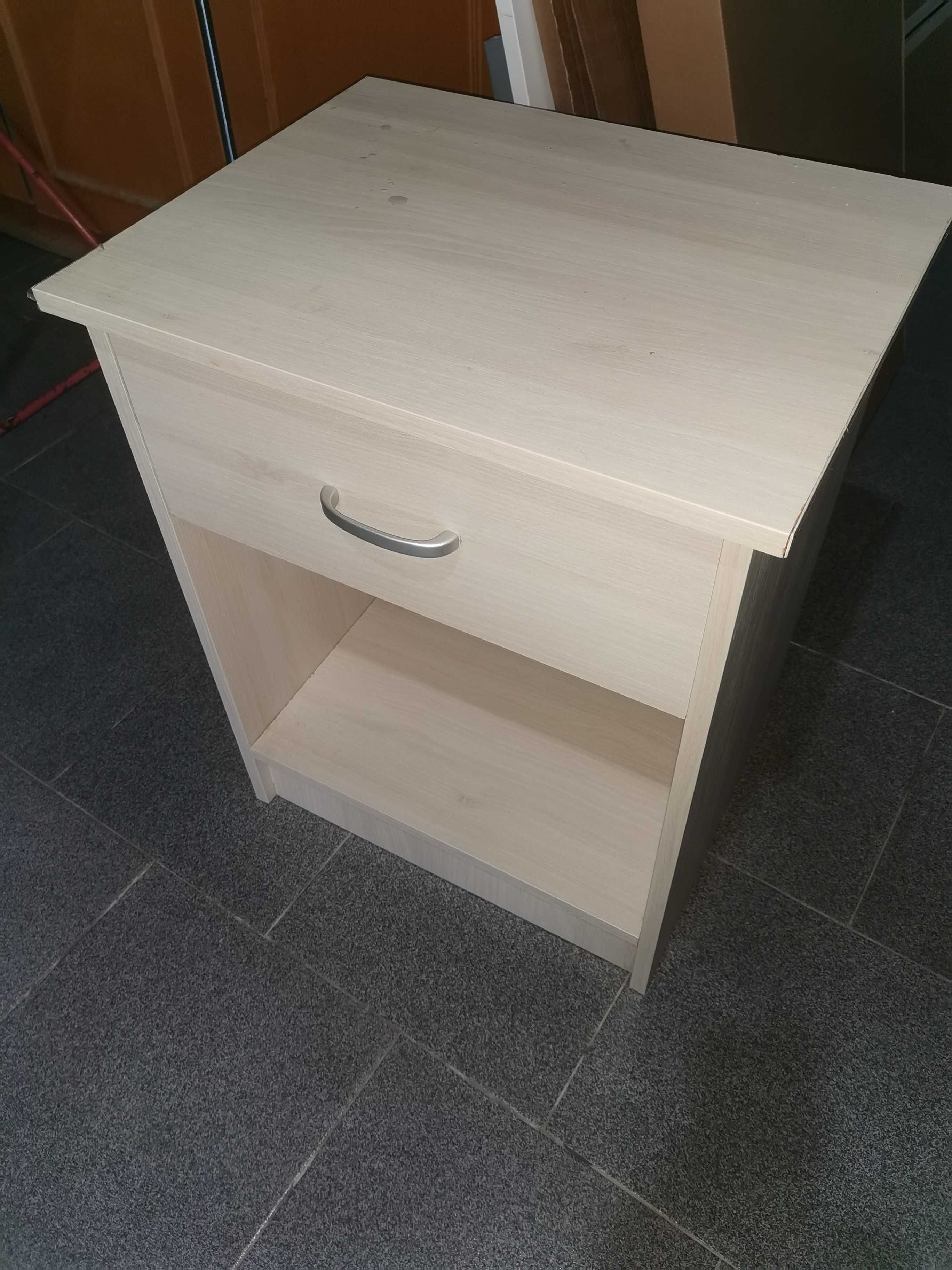Mesa de cabeceira