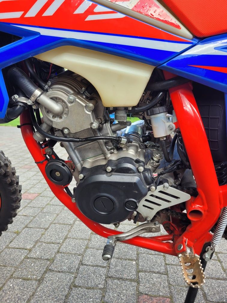 Motocykl BETA 125 RR