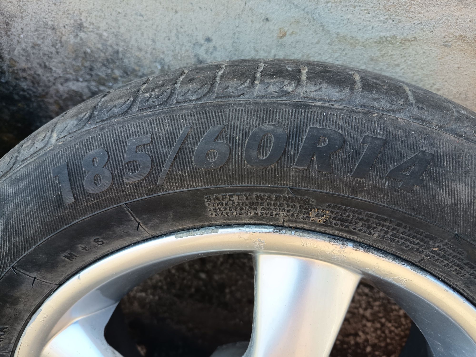 Jantes 14.  4x100 com pneus