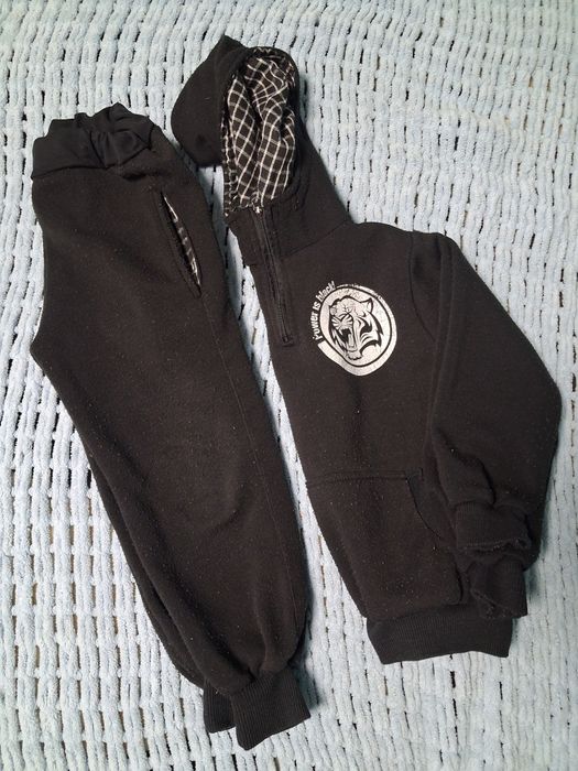 Утеплений спортивний костюм для хлопчика 110 розмір