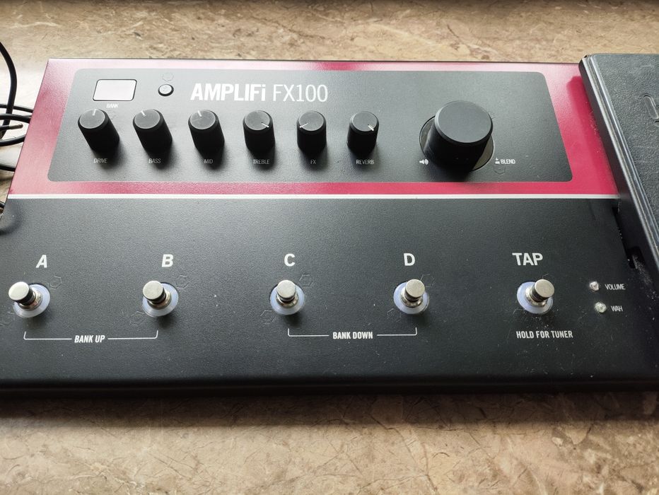 Multiefekt cyfrowy Line 6 Amplif Fx100
