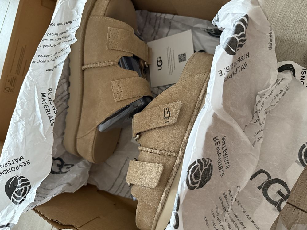 Замшеві шльопанці UGG