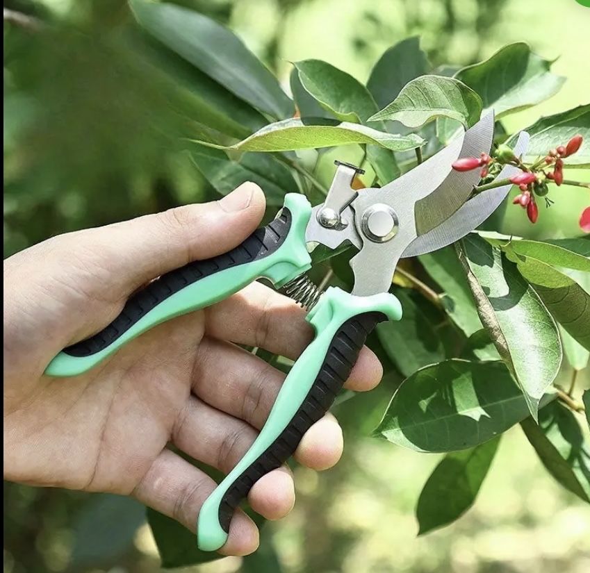 Секатор портативний механічний та Акум 68V новий