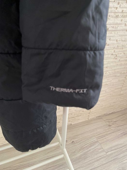 Rezerwacja Nike Kurtka płaszcz damski zimowy Nike Therma-Fit czarny