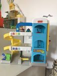Fisher price little people garaż