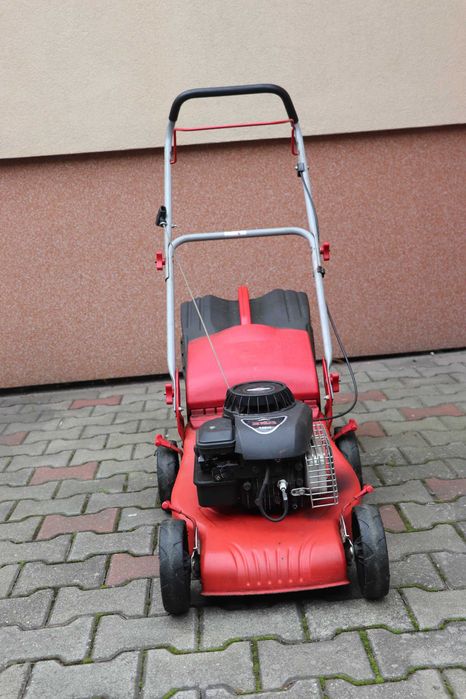Kosiarka spalinowa ogrodowa Briggs i Stratton (uszkodzona)