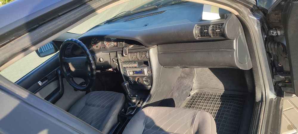 Автомобіль Audi 100c4 2.3