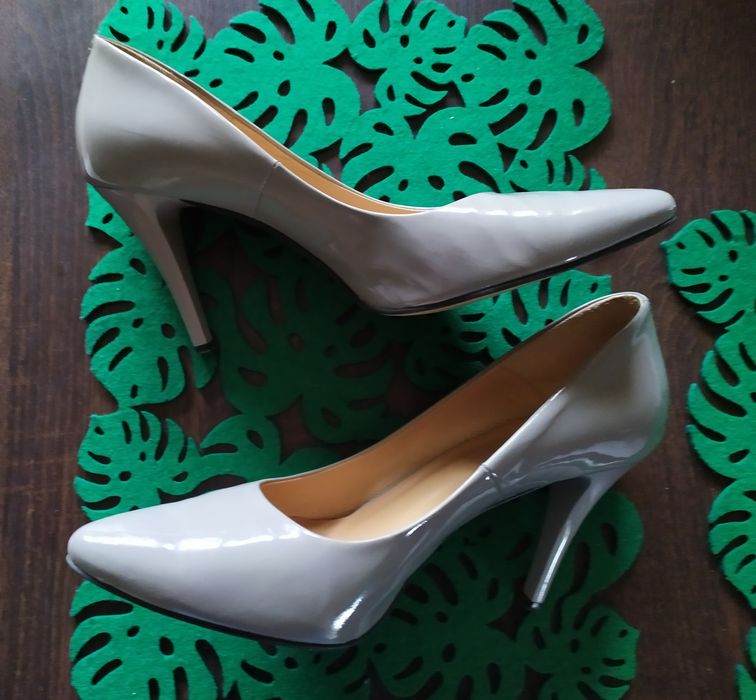 Buty na obcasie, szare szpilki