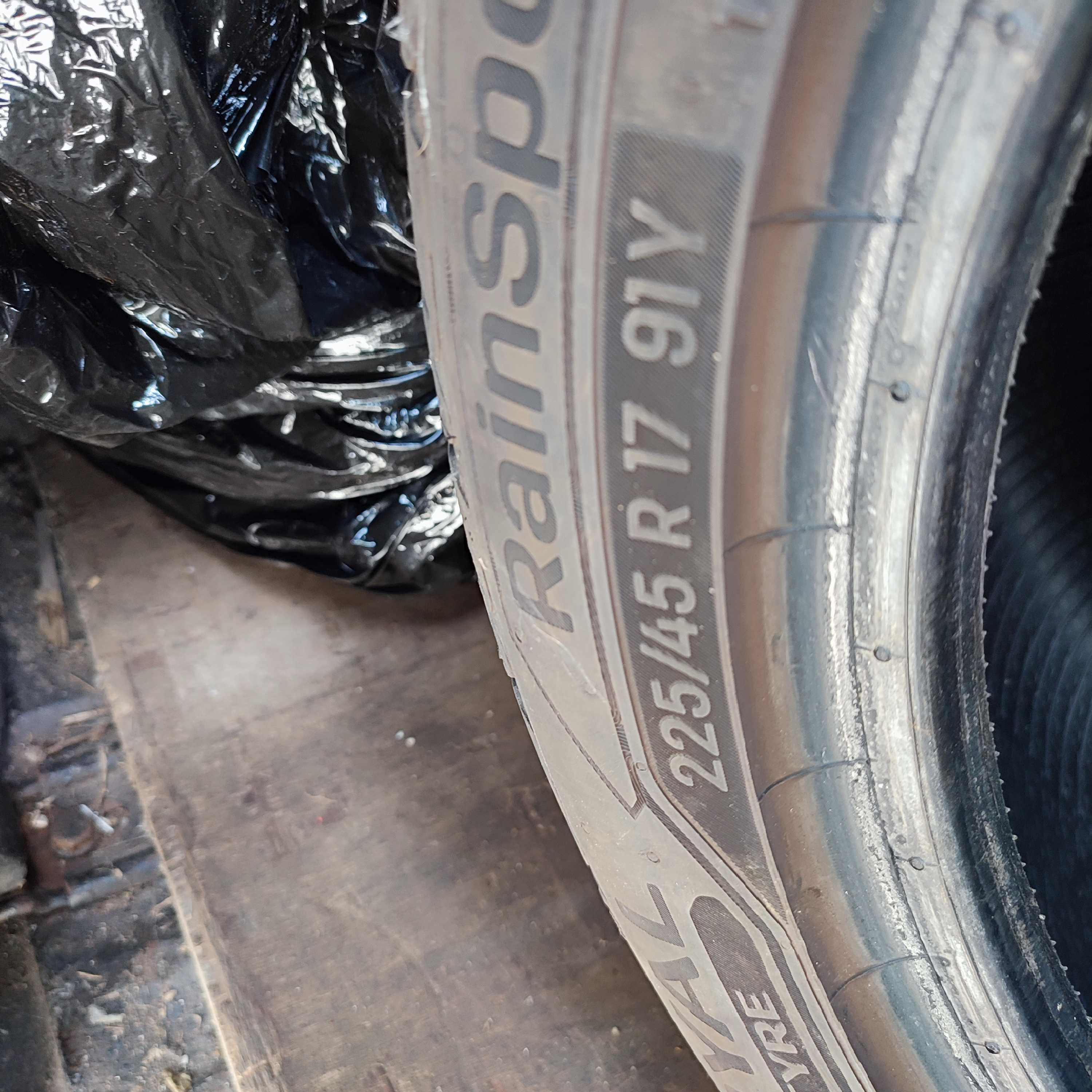 Pneus 225/45/17 Uniroyal raynsport 5