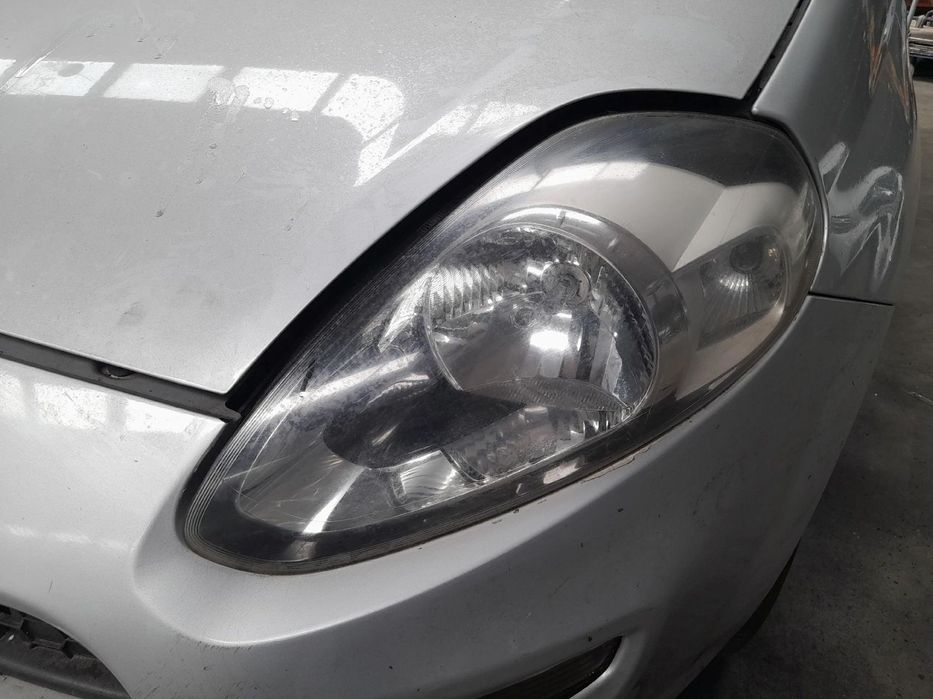 Ótica / farol esquerda FIAT Grande Punto (199_)