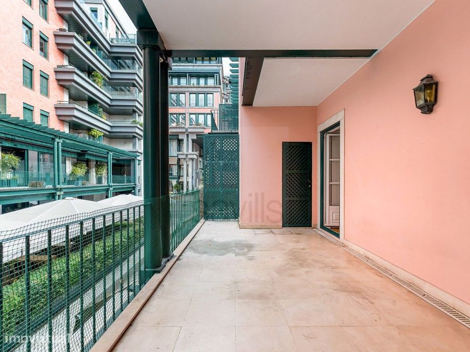 Moradia T2+1 com garagem, no Páteo Bagatela, em Lisboa