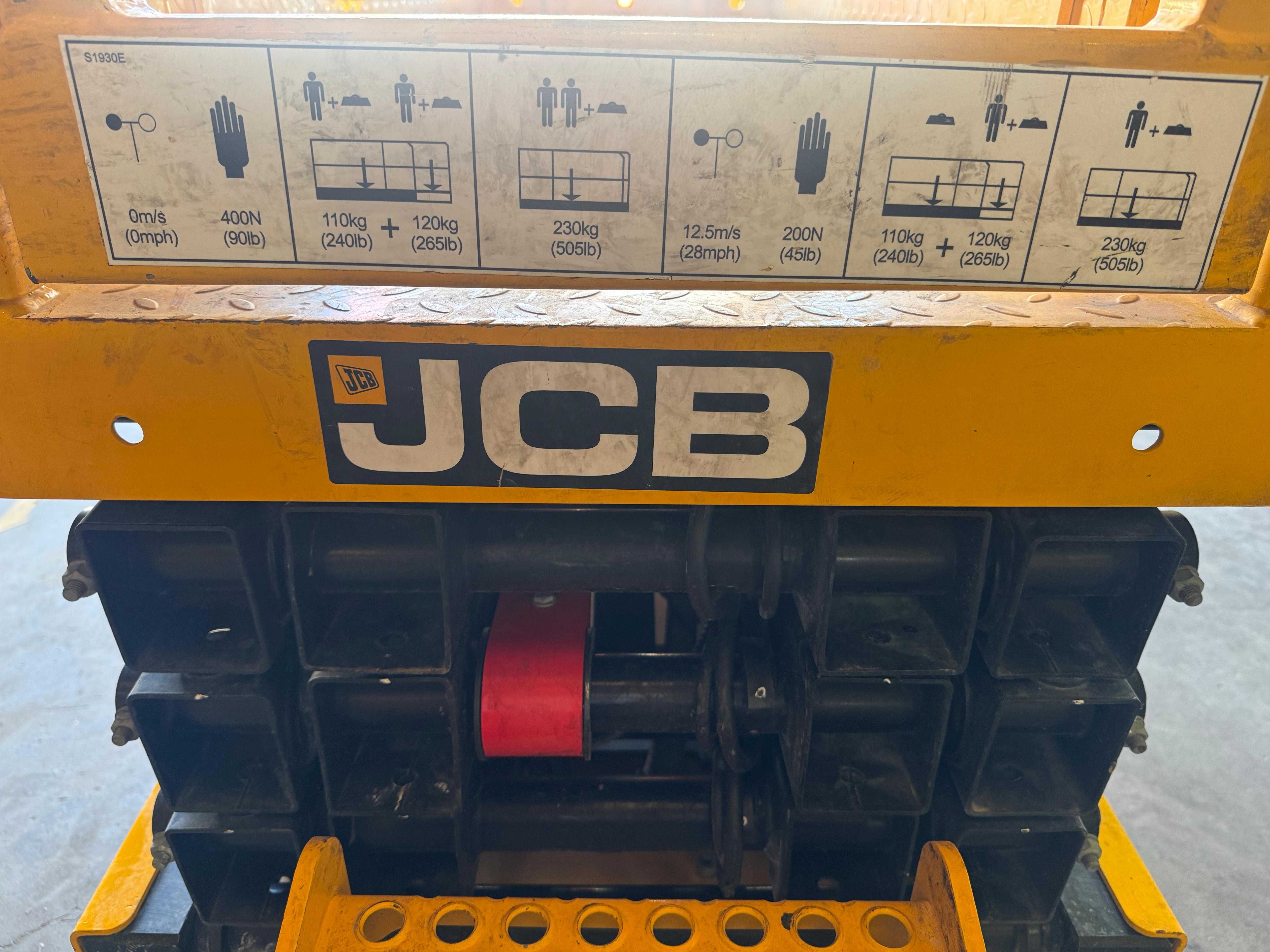 Plataforma Elevatória JCB S1930E (Usada) 8mt