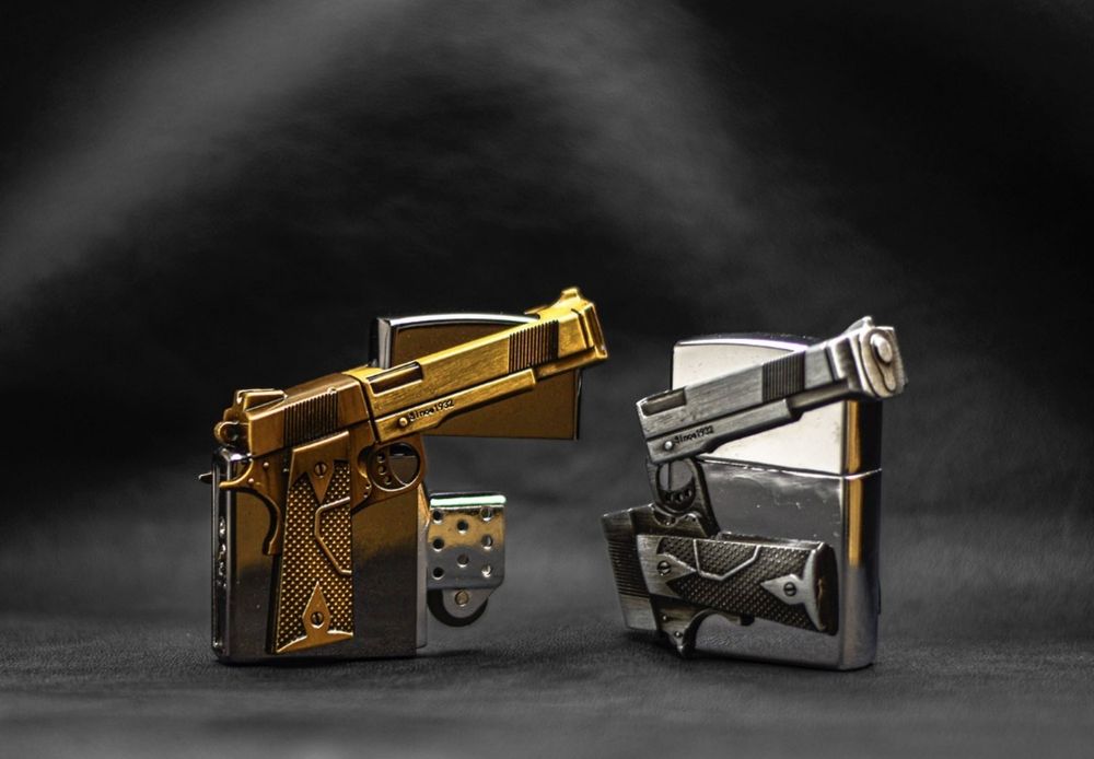 Zapalniczka Plomieniowa Na Gaz Pistolet Glock Metalowa Gazowa
pistolet