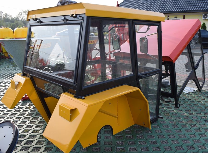 Kabina ciągnikowa do traktora URSUS C330 C360 wysoki tapicerowany dach