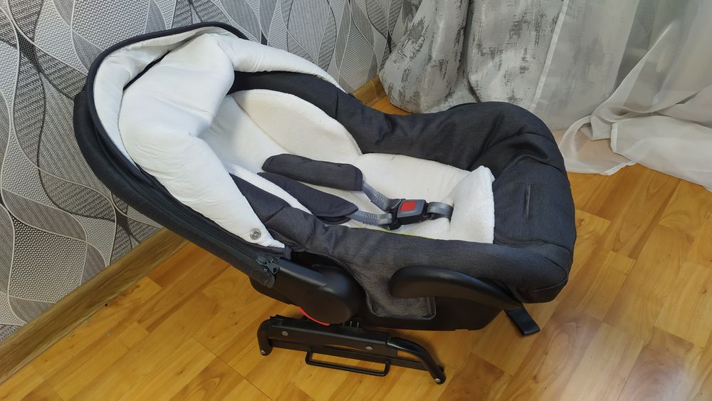 Продам коляску Avalon