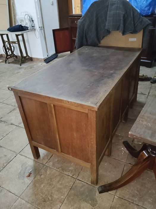 Mesa/Secretária vintage em madeira com gavetas – ótima oportunidade!