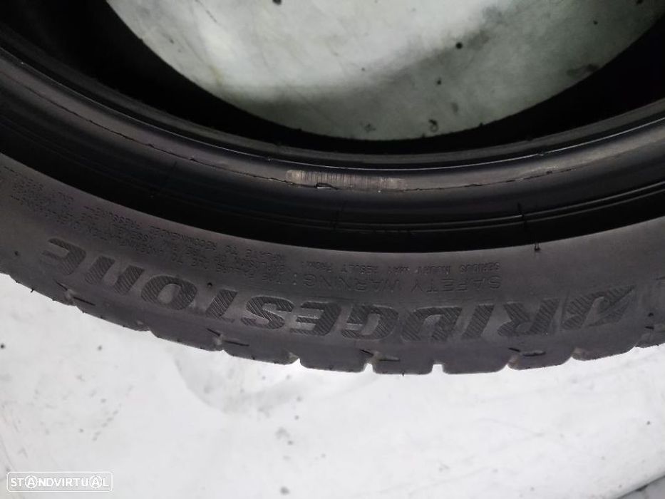 2 pneus semi novos 235-40r19 bridgestone - oferta dos portes