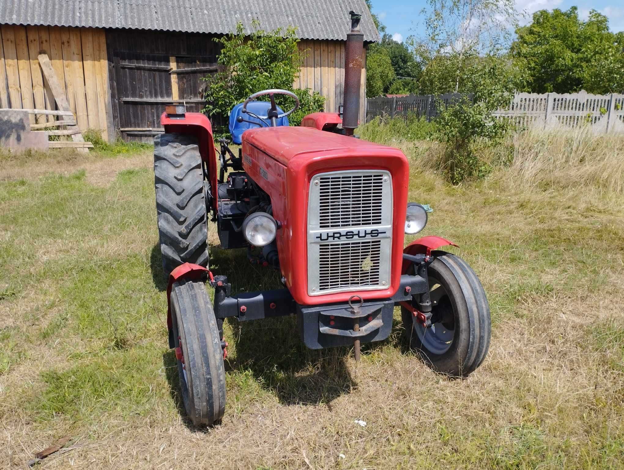 Ciągnik Ursus C-360 z 1981 roku