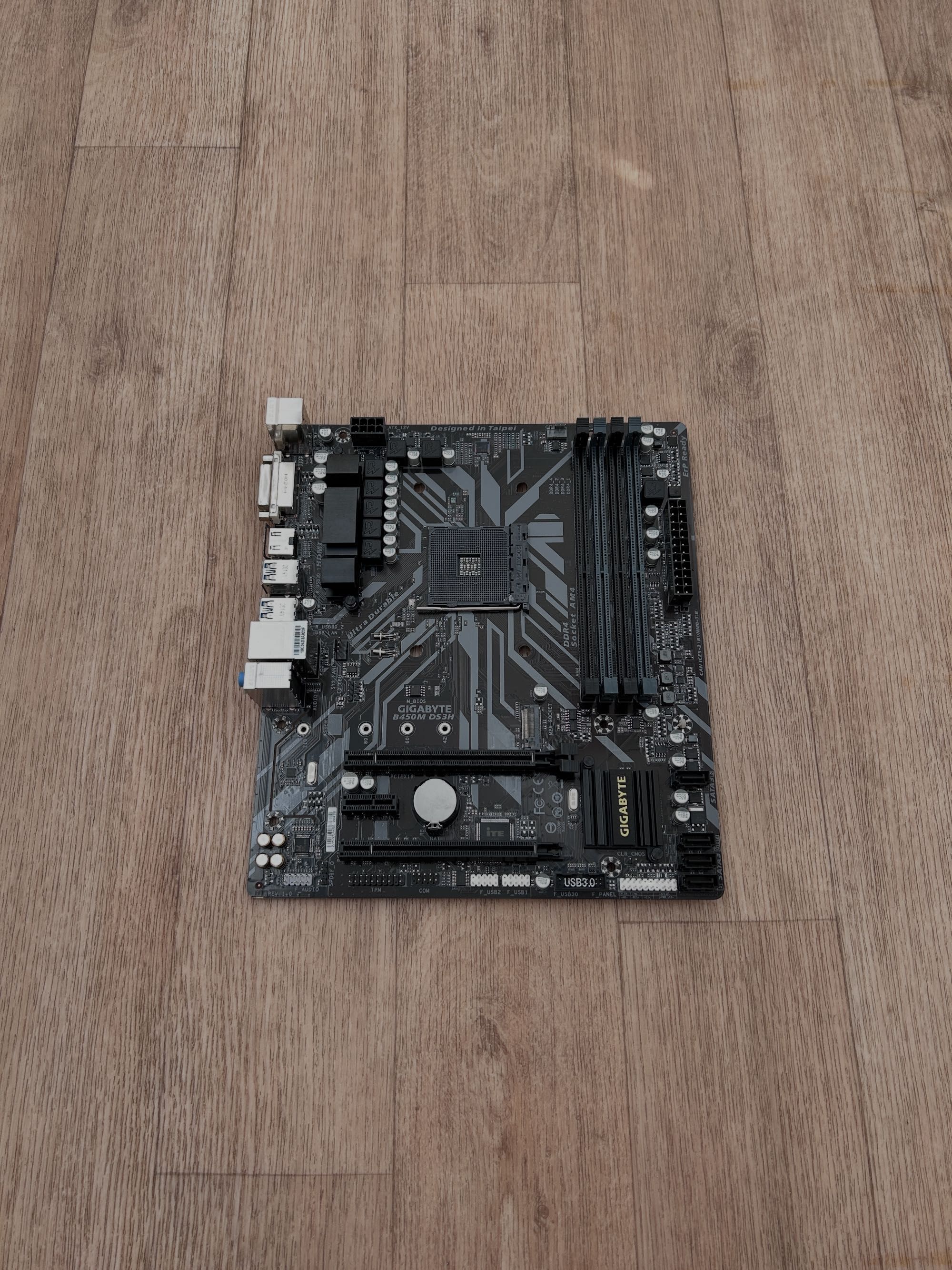 Gigabyte B450M DS3H - під відновлення