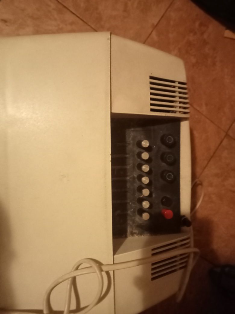 Telewizor z czasów PRL