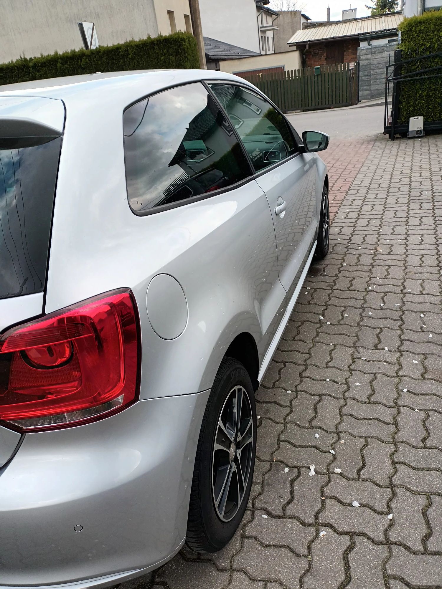 VW Polo 6r 1.2 111tys km ks serwisowa lekko uszkodzony