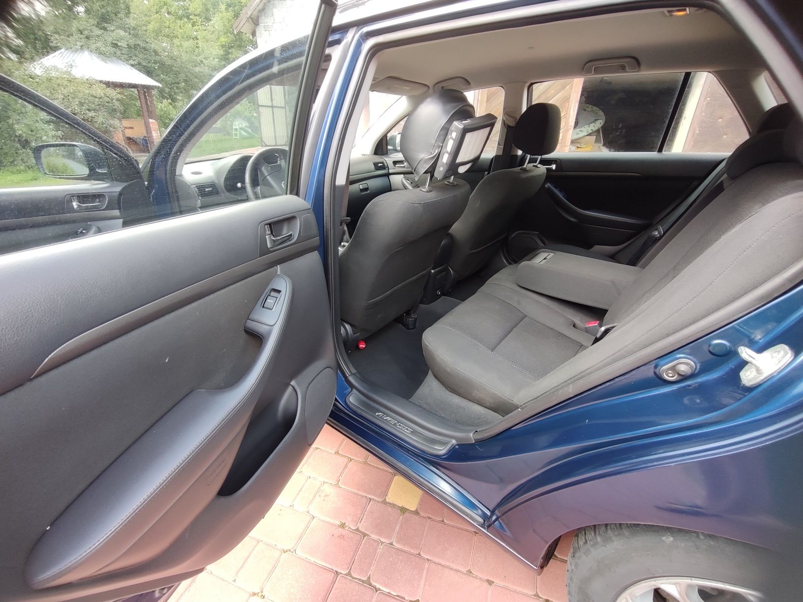 Toyota avensis ( 2005 )