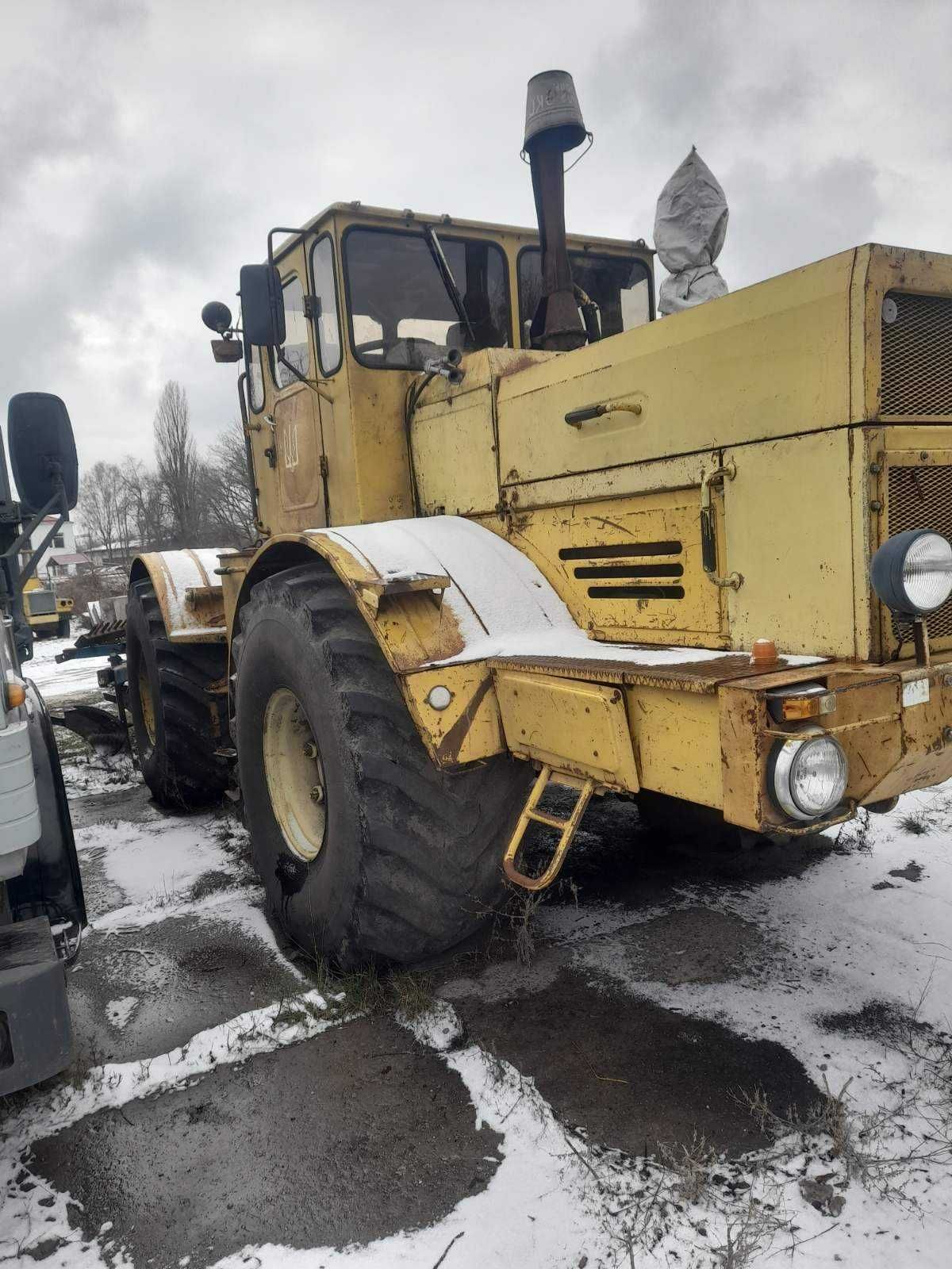 Продам трактор К-701 з 7-ми корпусним плугом.