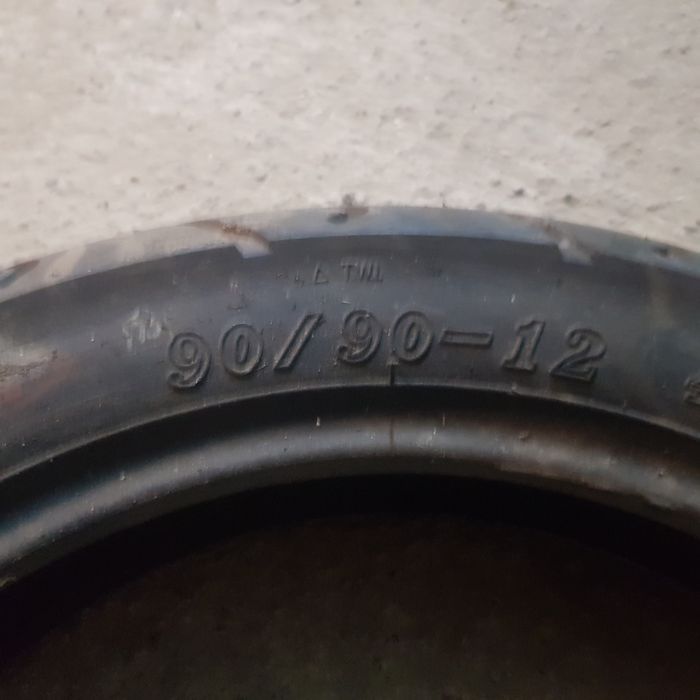 Opona nr b3 90/90-12 jak nowa do skutera