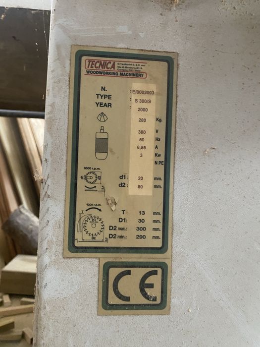 Esquadrejora Tecnica em perfeito estado e funcionamento.