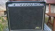 Wzmacniacz gitarowy BELL Professional
