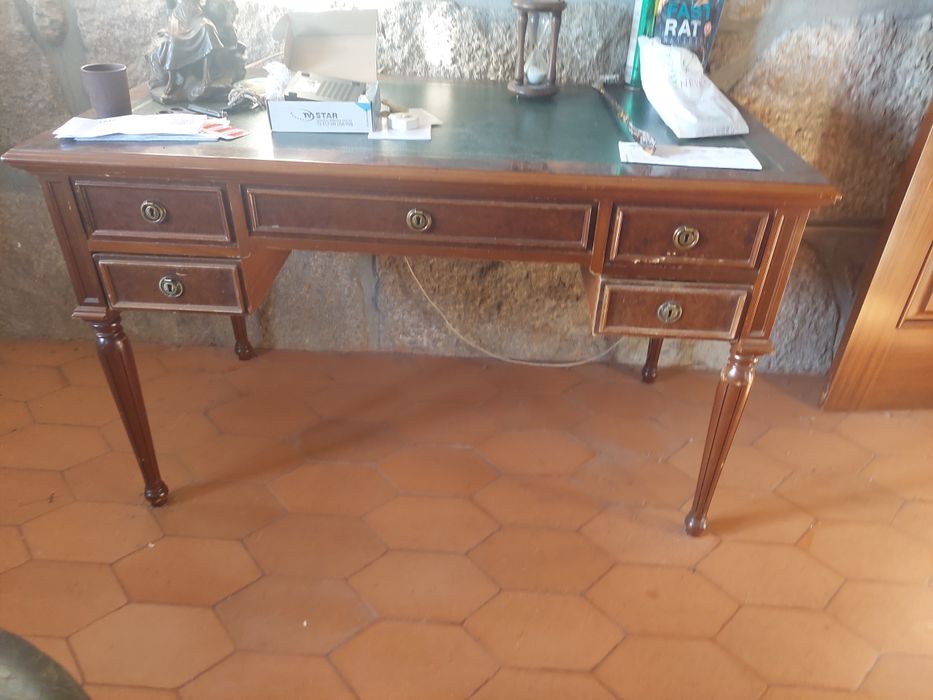 Secretária clássica