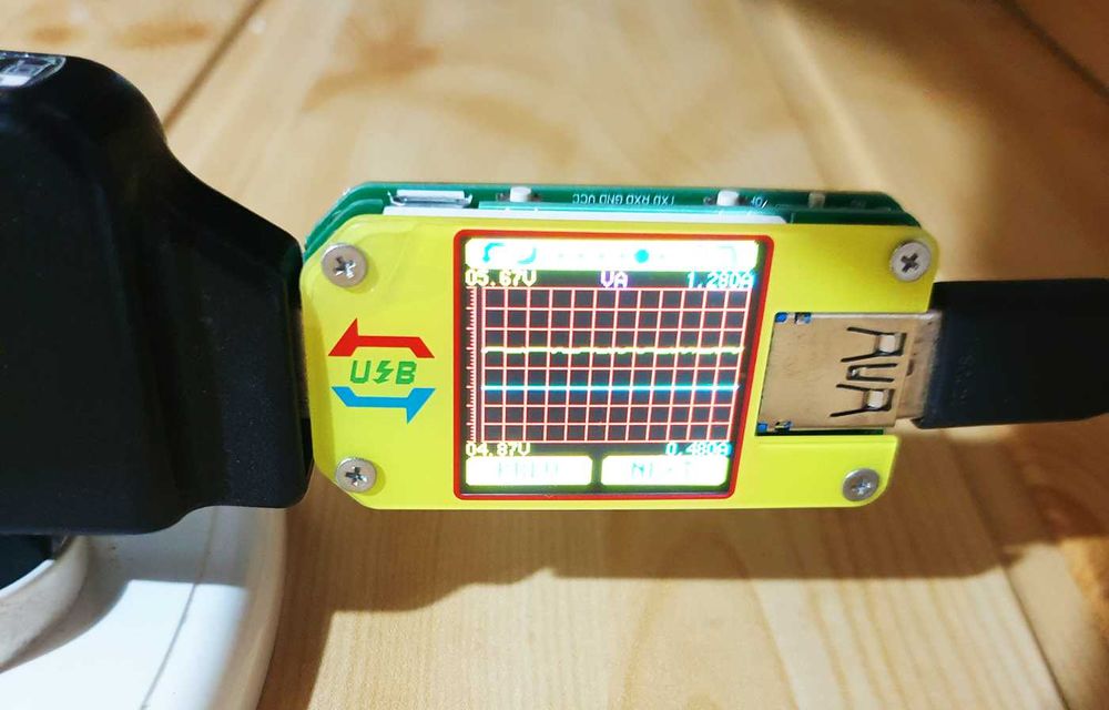 Miernik napięcia i prądu Tester USB 3.0 UM34C + BT