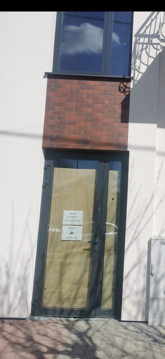 Drzwi z futryną ciepłe aluminium trzy szyby