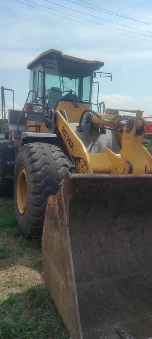 Фронтальний навантажувач HK-530