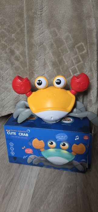 Лот(набір) іграшок. Книжечка з віршиками. Краб. Піраміда. Слоненя. Тел