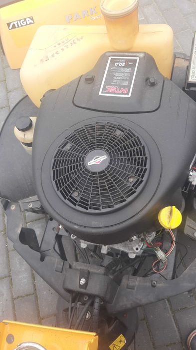 Traktorek kosiarka STIGA PARK zamiatarka V-twin 20HP