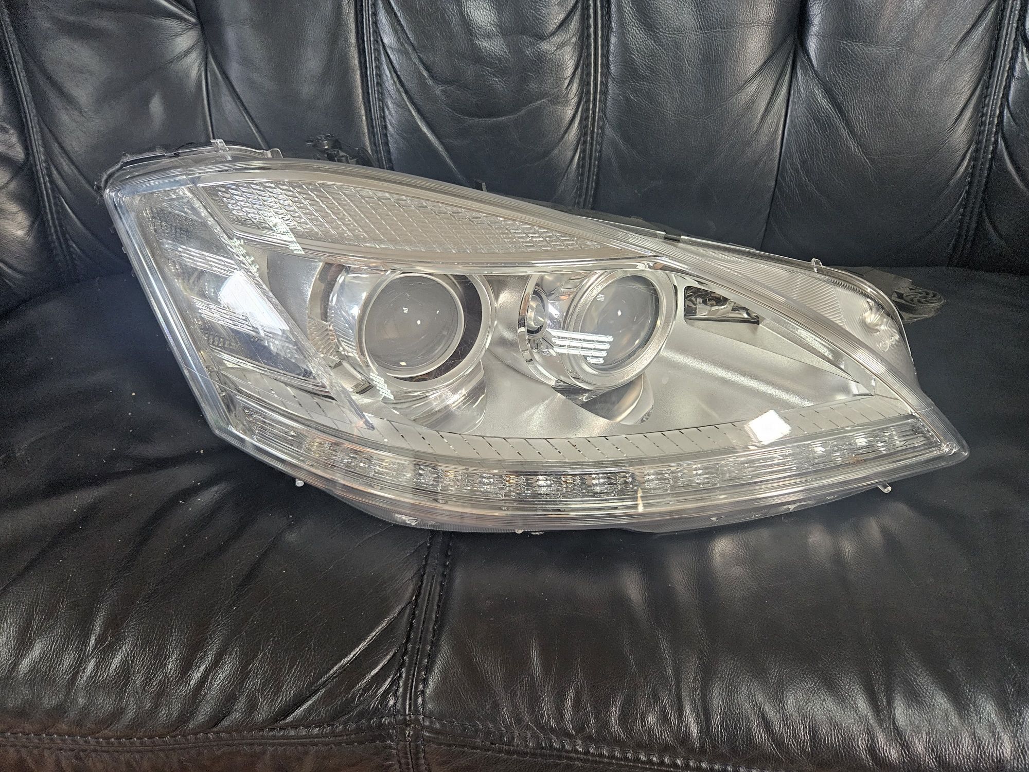 Lampa Reflektor prawy Mercedes S W221 lift