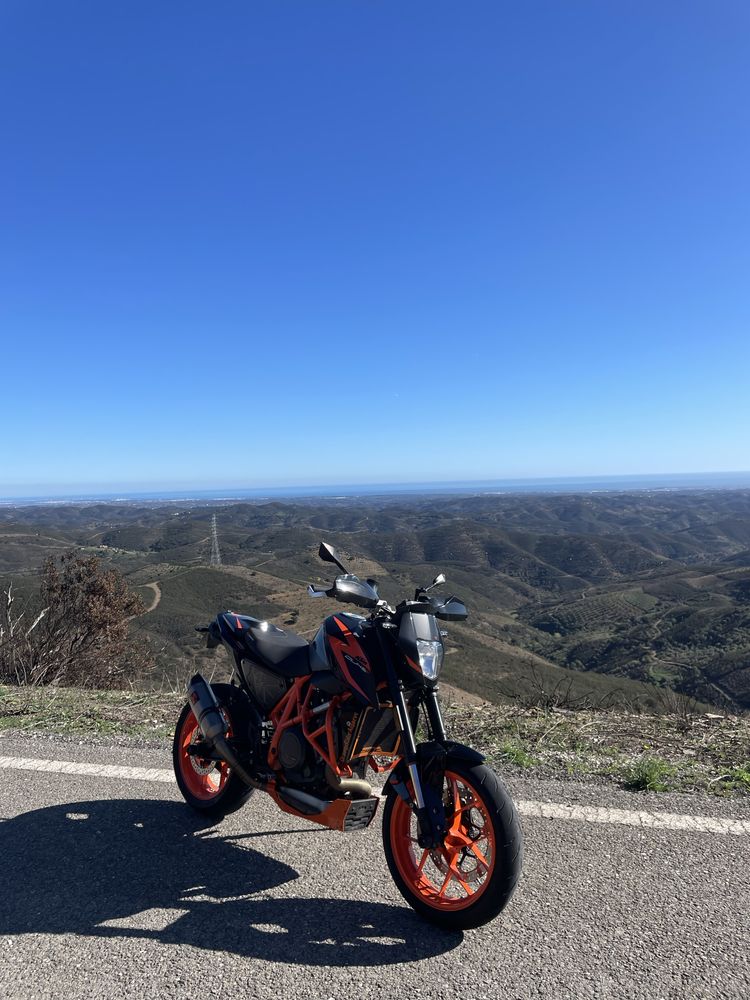 KTM Duke 690 R + muitos extras