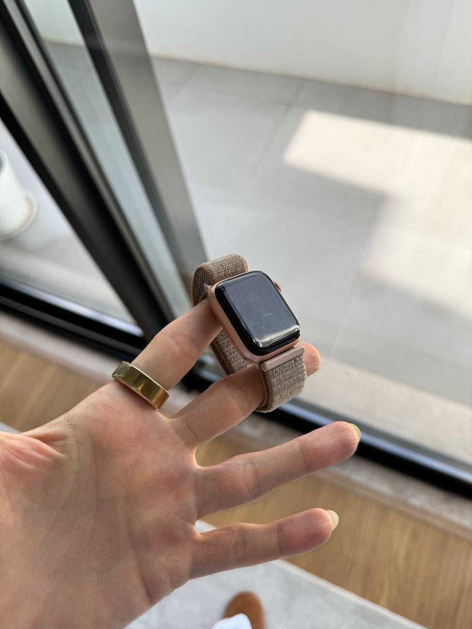 Vendo Smartwatch Apple Watch Series 4 usado - não aceito MBWAY