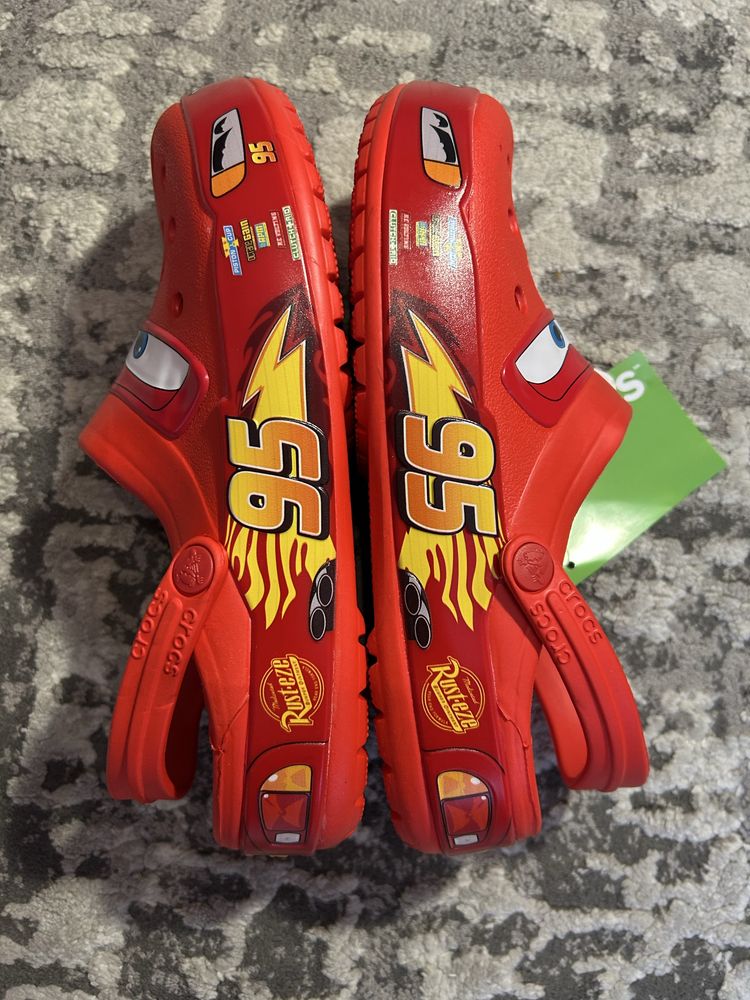 Червоні Crocs McQueen