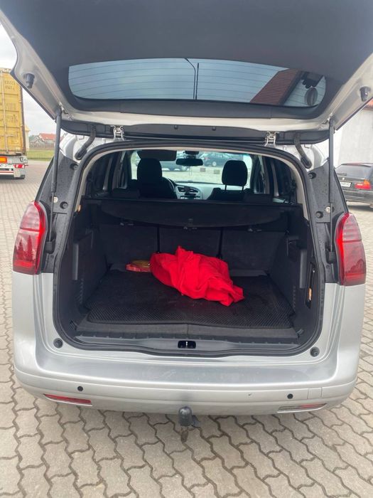 Продам пежо 5008