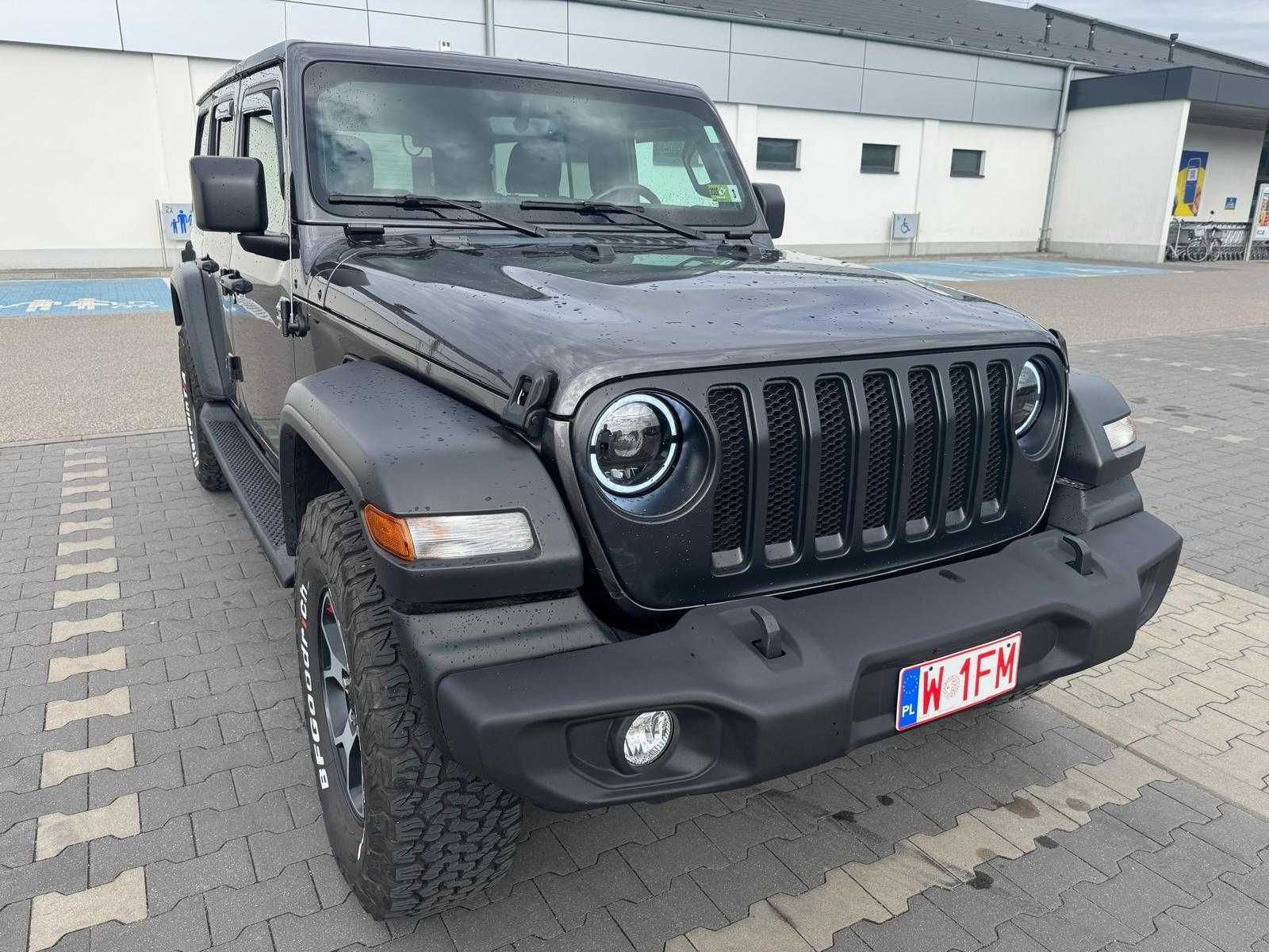 Jeep Wrangler  3,6  22r. 159 tys.