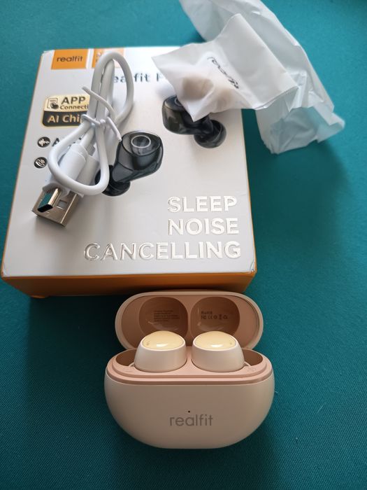 Nowe słuchawki bluetooth realfit f4 beżowe