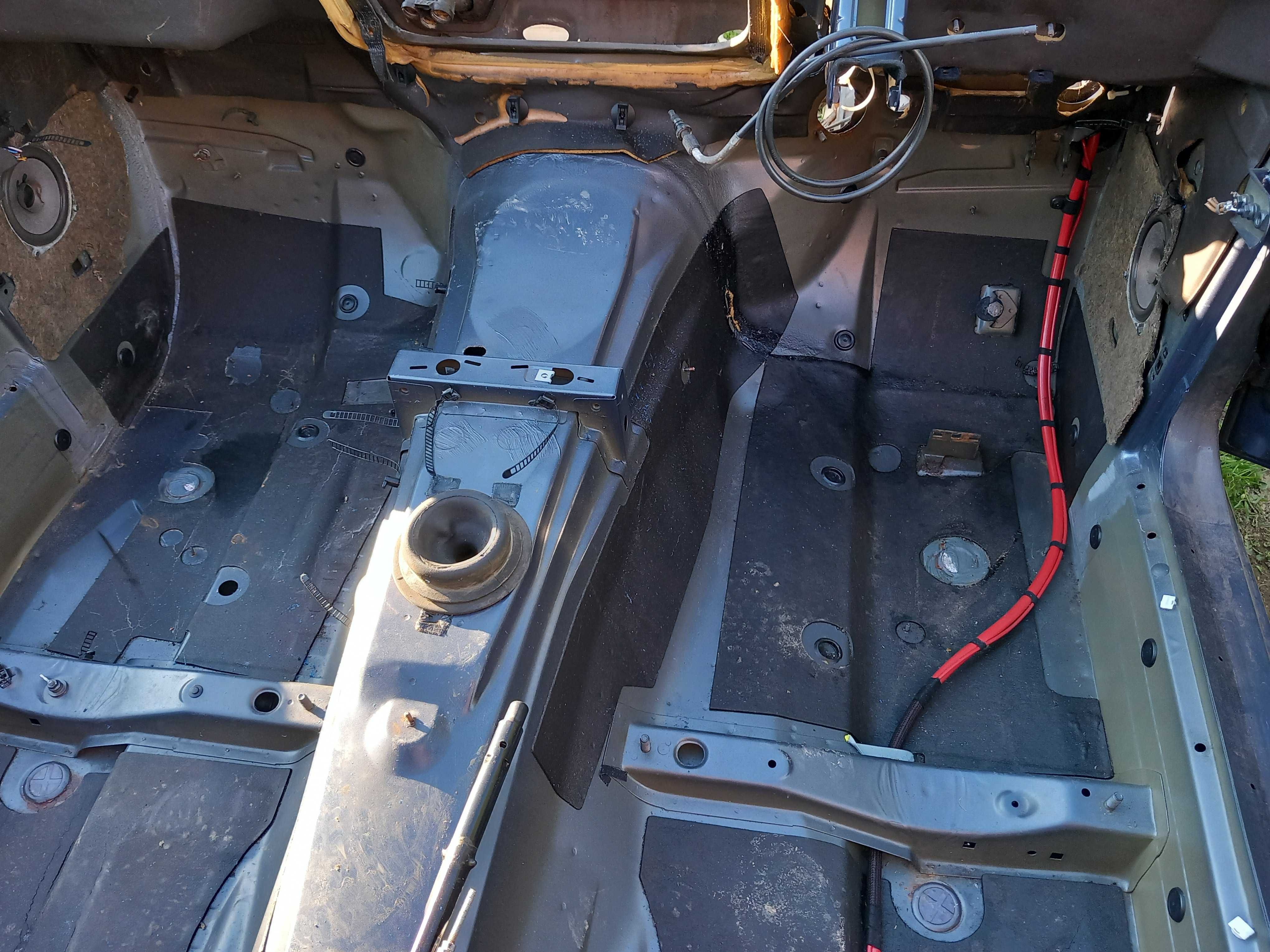 BMW e36 Coupe błotnik ćwiartka podłoga progi dach drzwi szyba wózek