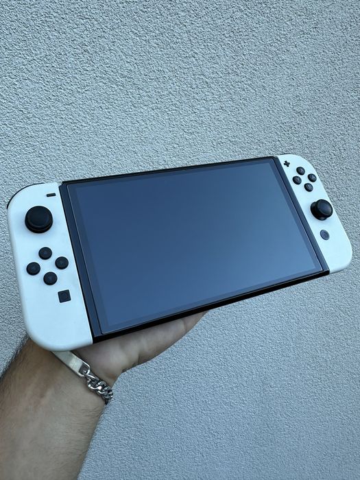 Nintendo Switch OLED + Extras